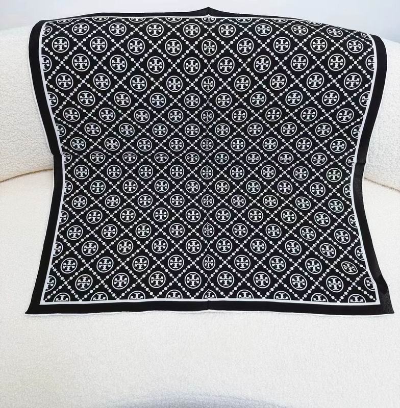 Tory Burch silk scarf 68X68cm E070745